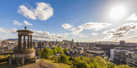 Großbritannien, Schottland, Edinburgh, Calton Hill, Dugald Stewart Monument, Stadtbild, lizenzfreies Stockfoto