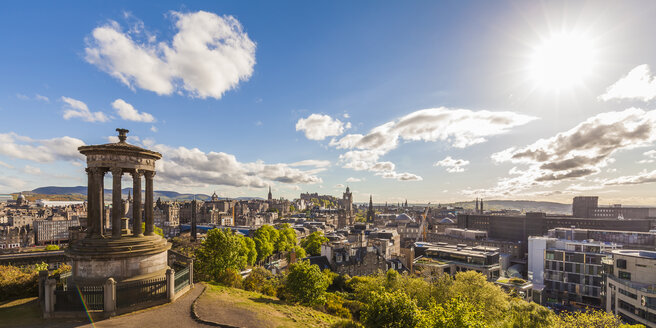 Großbritannien, Schottland, Edinburgh, Calton Hill, Dugald Stewart Monument, Stadtbild - WDF04058