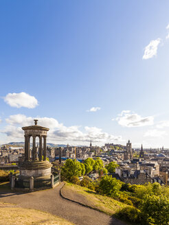 Großbritannien, Schottland, Edinburgh, Calton Hill, Dugald Stewart Monument, Stadtbild - WDF04059