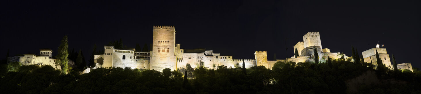 Spain, Andalusia, Granada, Alhambra palace by night - DHCF00120