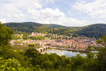 Deutschland, Heidelberg, Blick auf die Altstadt von oben - WDF04078