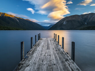 New Zealand, South Island, Saint Arnaud, sunset at Lake Rotoiti - STSF01295