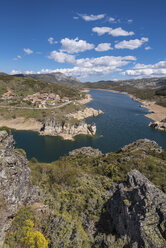 Spain, Castilla y Leon, Palencia, Lake Camporredondo - DHCF00136