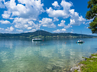 Österreich, Salzkammergut, Boote auf dem Traunsee - AMF05435