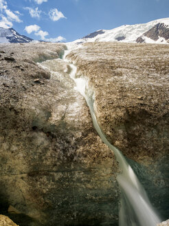 Italien, Lombardei, Cevedale Vioz Bergkamm, Forni-Gletscher, Schmelzwasser - LAF01870