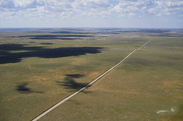 USA, Luftbildaufnahme des Highway 59 südlich von Grover, Colorado - BCDF00322