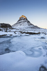 Island, Berg Kirkjufell bei Sonnenuntergang - EPF00460