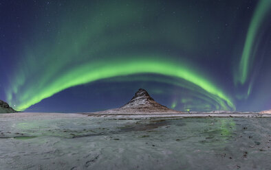 Iceland, Kirkjufell mountain with northern lights - EPF00461