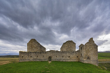 Großbritannien, Schottland, Badenoch, Ruthven, Ruinen der Ruthven Barracks - FOF09271