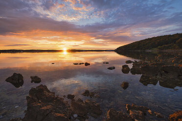 Croatia, Istria, Kamenjak Natural Park, Sunrise on the Adriatic Sea - LOMF00609