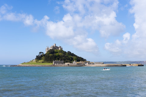 UK, Cornwall, St. Michael's Mount von Marazion aus gesehen, lizenzfreies Stockfoto