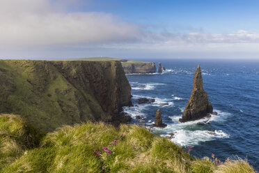 UK, Schottland, Caithness, Küste von Duncansby Head, Duncansby Stacks - FOF09294