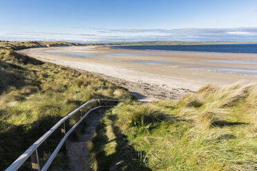 UK, Scotland, Scottish Highlands, Dunett, beach at Dunett Bay - FOF09300