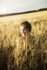 Happy girl in grain field - MOEF00099
