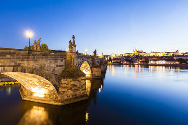 Tschechische Republik, Prag, Hradschin, Karlsbrücke und Moldau - WDF04114