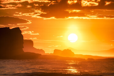 Großbritannien, Schottland, East Lothian, Seacliff bei Sonnenuntergang - SMAF00820