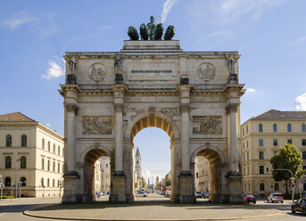 Germany, Munich, north facade of Victory Gate - SIEF07503