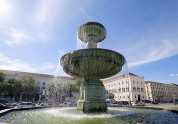 Deutschland, München, Springbrunnen vor der Ludwig-Maximilians-Universität - SIEF07504