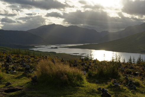 UK, Schottland, Nordwestliche Highlands, Suunste am Loch Loyne - LBF01637