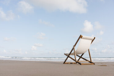 Liegestuhl am Strand - KNSF02657