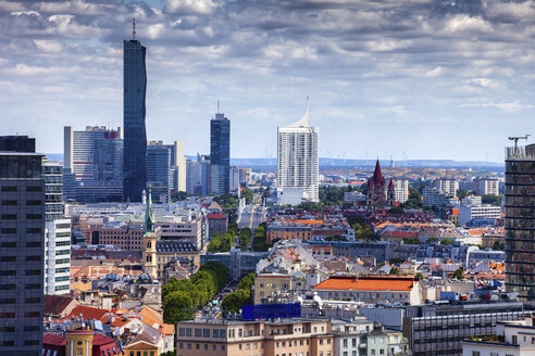 Österreich, Wien, Stadtbild mit Skyline - ABOF00256
