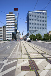 Austria, Vienna, lane and tramline on Schwedenbruecke - ABOF00257