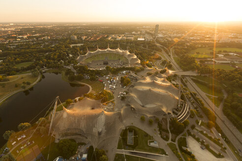 Deutschland, München, Blick vom Olympiaturm über das Olympiagelände - FCF01274