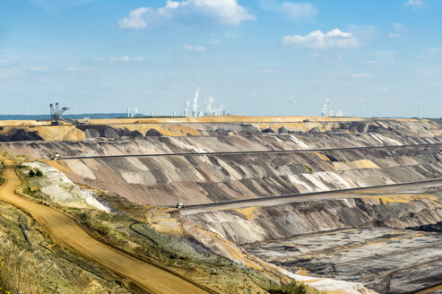 Germany, Garzweiler surface mine with power stations Frimmersdorf, Neurath and Niederaussem - FRF00544