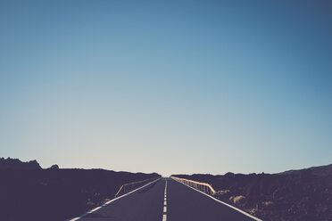 Spain, Tenerife, El Teide, Empty road - SIPF01745