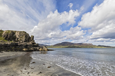 UK, Schottland, Innere Hebriden, Isle of Skye, Staffin Bay, Staffiin Beach - FOF09402