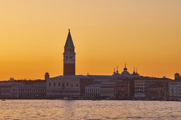 Italien, Venedig, Campanile di San Marco - MRF01722