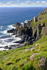 UK, Cornwall, Ruins of old tin mine - SIEF07536