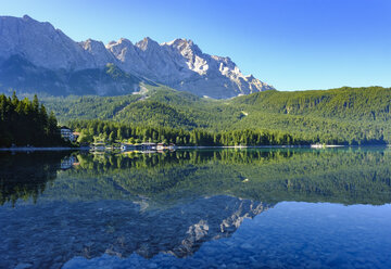 Deutschland, Oberbayern, Eibsee - SIEF07541