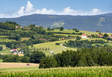 Germany, Rattiszell-Herrnfehlburg, view to Herrnfehlburg Castle - SIEF07556