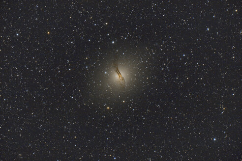 Namibia, Region Khomas, bei Uhlenhorst, Astrofotografie der Spiralgalaxie Centaurus A (NGC 5128) mit einem Teleskop - THGF00014