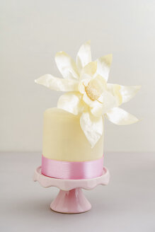 Mini-Torte mit Fondant und Blume aus essbarem Papier - ECF01944