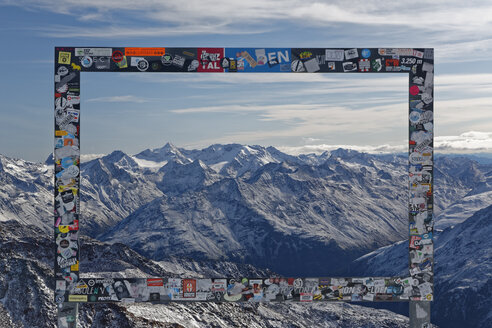 Österreich, Tirol, Ötztal, Sölden, Schwarze Schneid, Bilderrahmen vor Ötztaler Alpen - GFF01040