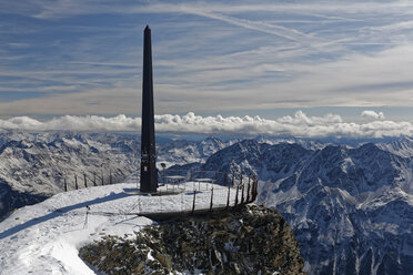 Österreich, Tirol, Ötztal, Sölden, Aussichtsplattform Schwarze Schneid mit Obelisk - GFF01042