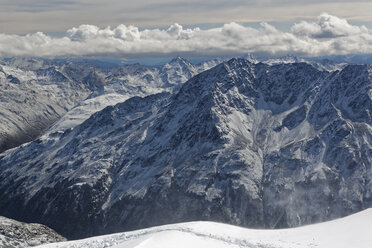 Austria, Tyrol, Oetztal, Soelden, view from observation deck Schwarze Schneid on Oetztal Alps - GFF01044