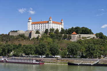 Slowakei, Bratislava, Burg Bratislava an der Donau auf dem Hügel der Kleinen Karpaten - ABOF00265
