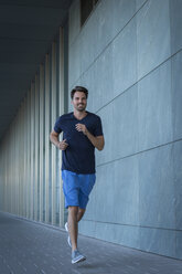 Jogger training in the city - JUNF00967