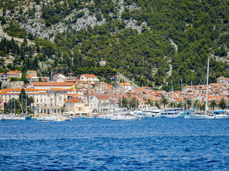 Croatia, Adriatic coast, Dalmatia, Hvar, coastal town - AMF05495