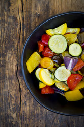 Mediterranean oven vegetables in a bowl - LVF06348