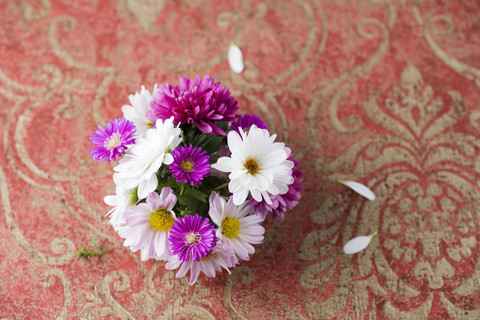 Strauß von Astern und Chrysanthemen, lizenzfreies Stockfoto