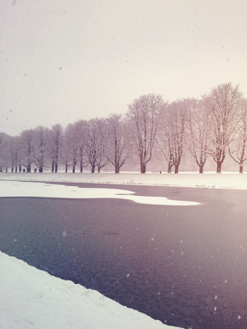 Deutschland, Köln, Winter am Decksteiner Weiher, lizenzfreies Stockfoto