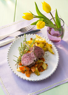 Lamb chop with vegetables on plate - PPXF00105