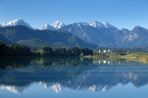 Deutschland, Bayern, Schwaben, Ostallgäu, Füssen, Forggensee bei Schwangau - LBF01689