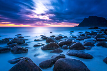 Norway, Lofoten, Utakleiv, beach at sunset - PUF00803