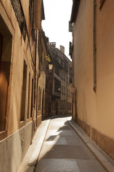 France, Alsace, Strasbourg, old town, small alley - FCF01293