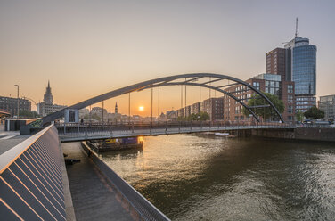 Germany, Hamburg, Niederbaum bridge in the morning - PVCF01106